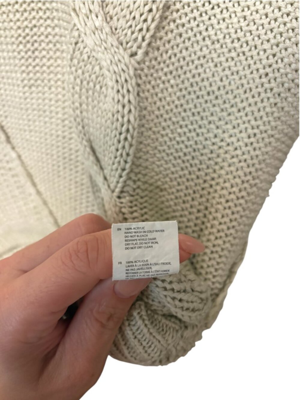 Quinn Cable Knit V-Neck Sweater - Picture 5 of 5